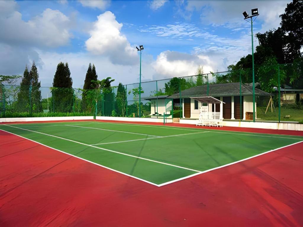 The Hill Hotel & Resort Sibolangit Экстерьер фото