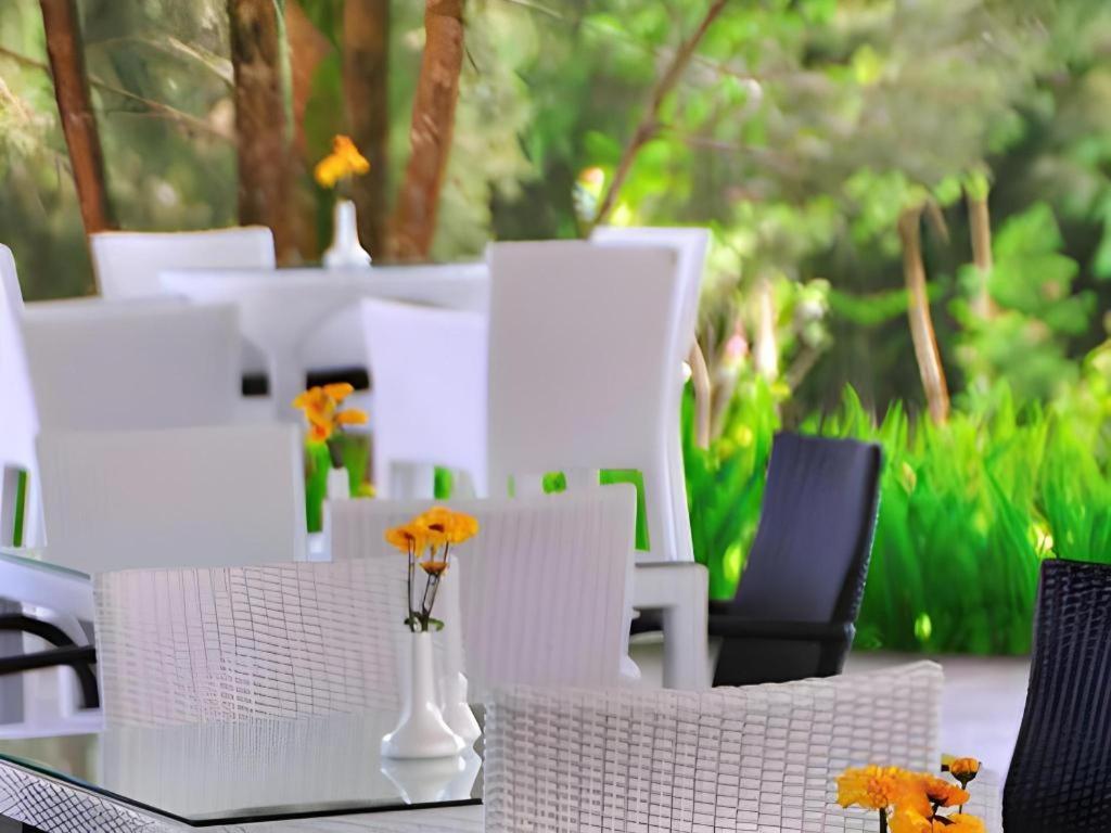 The Hill Hotel & Resort Sibolangit Экстерьер фото