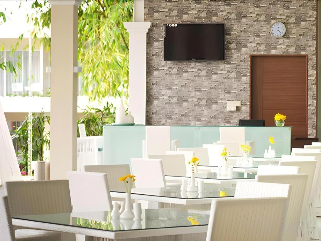 The Hill Hotel & Resort Sibolangit Экстерьер фото