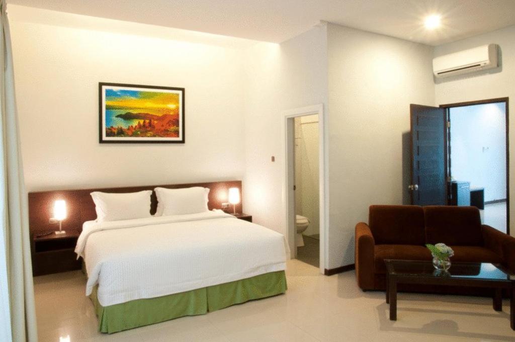 The Hill Hotel & Resort Sibolangit Экстерьер фото